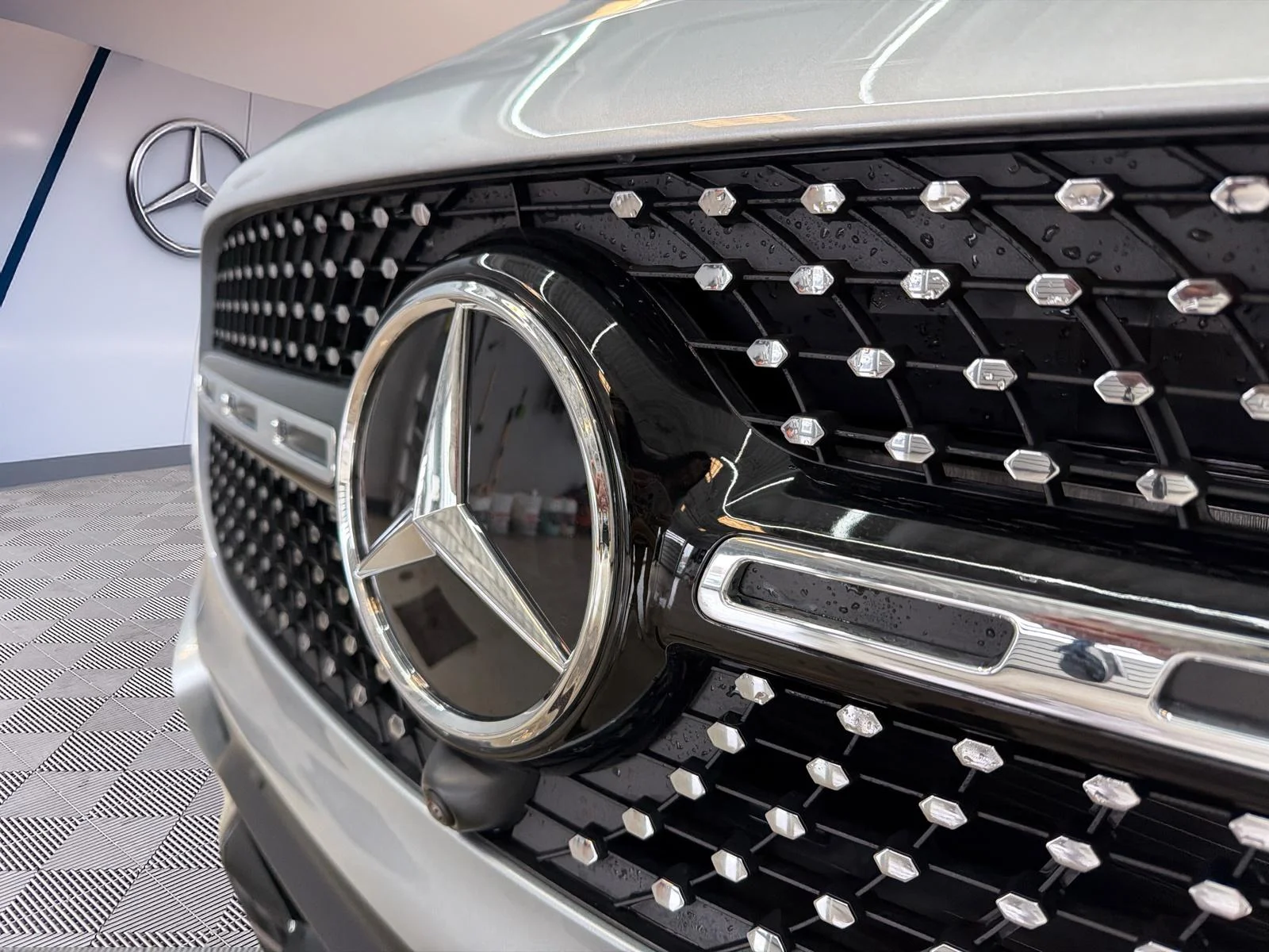 Used 2026 Silver Mercedes-Benz GLB 250 4MATIC SUV image 12