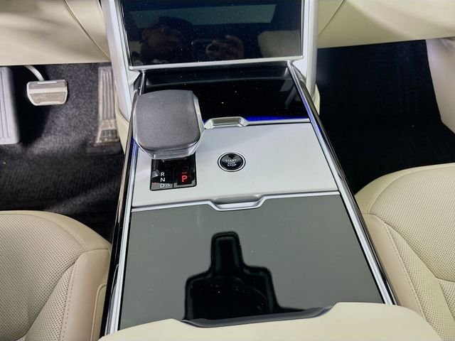 Certified Used 2025 Fuji White Land Rover Autobiography image 19