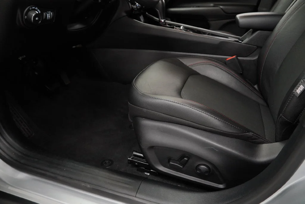 Certified Used 2025 Silver Jeep Trailhawk image 33