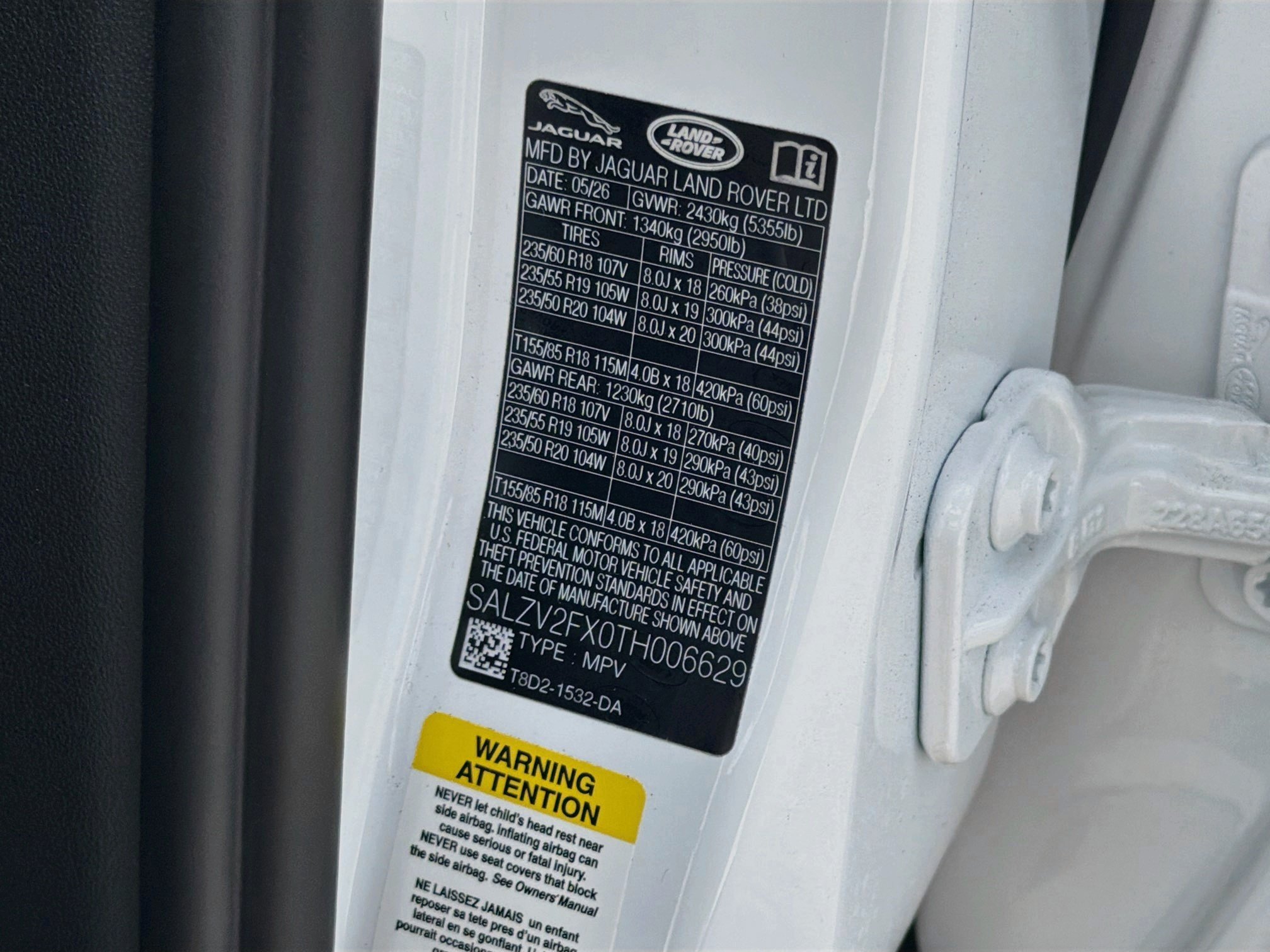 New 2026 Ostuni Pearl White Land Rover Hoxton Edition image 42