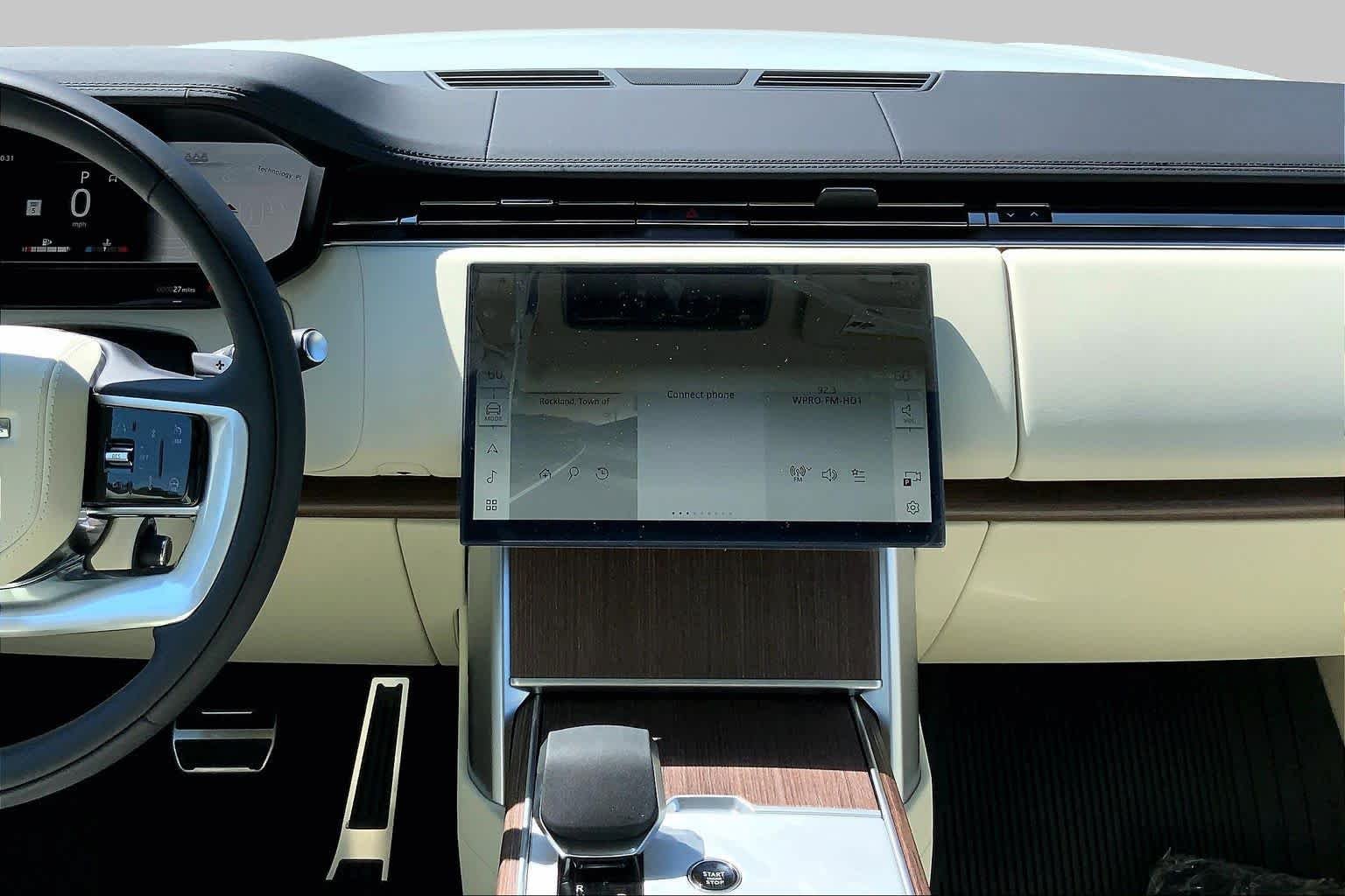 New 2026 Fuji White Land Rover SE image 7