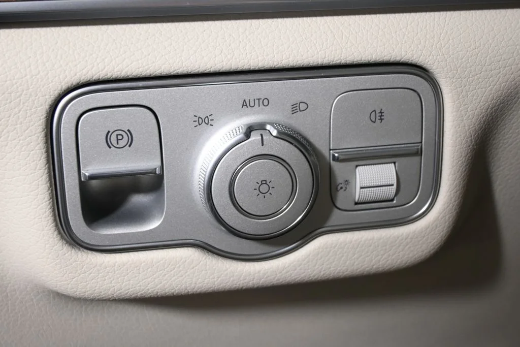 Used 2026 White Mercedes-Benz GLE 450 image 26
