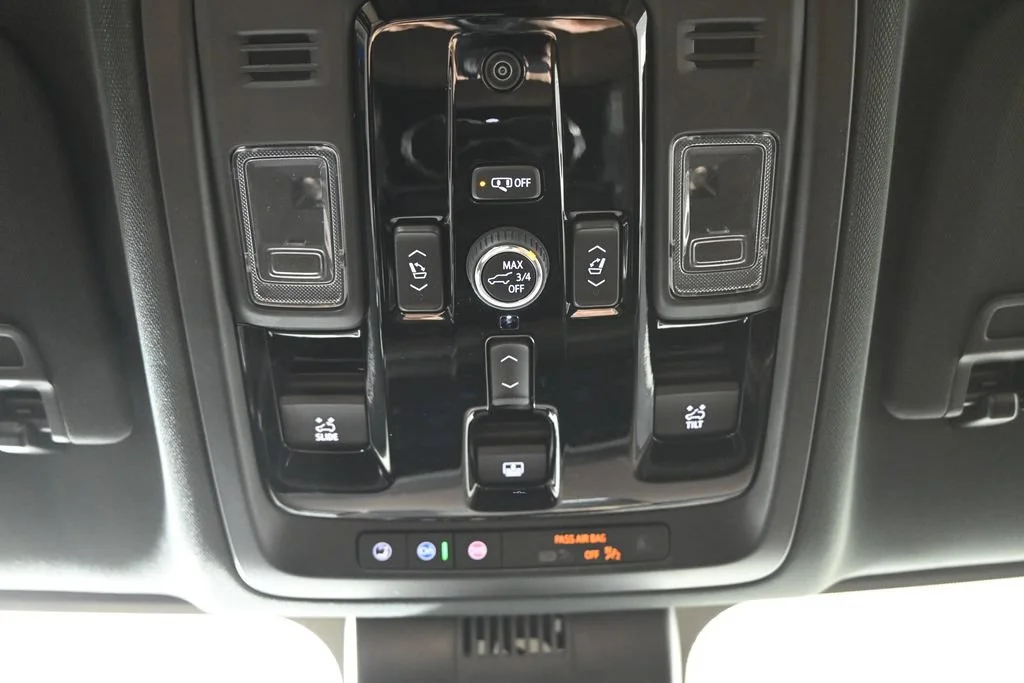 New 2026 Polar White Tricoat Chevrolet High Country image 35