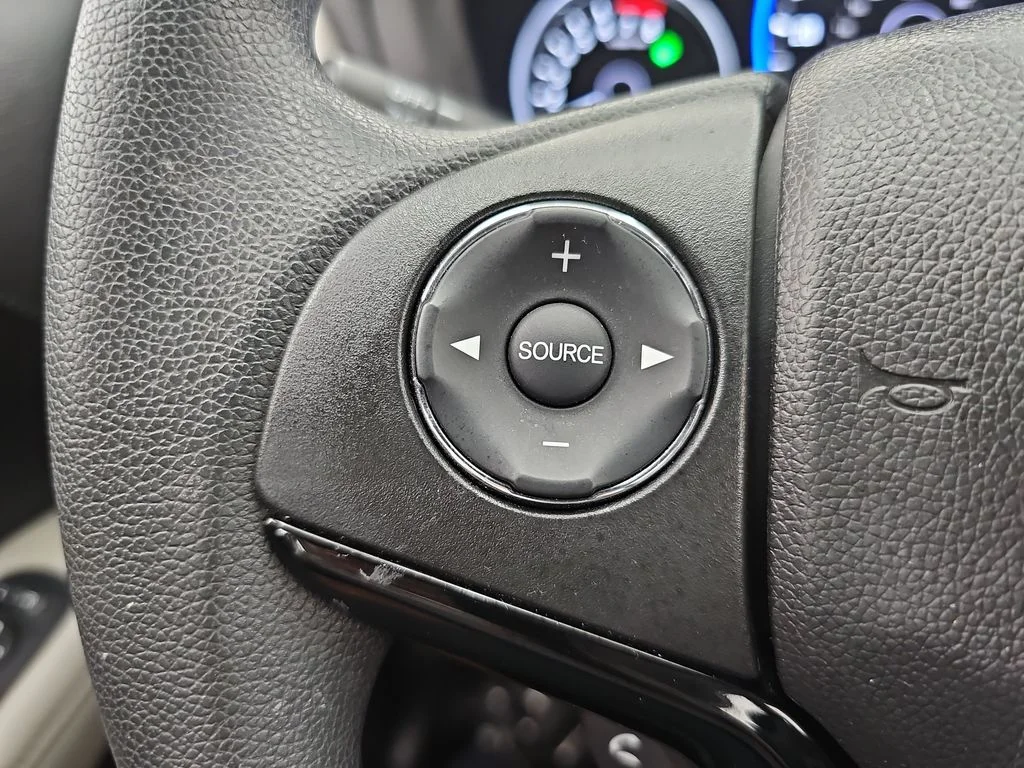 Used 2018 Silver Honda LX image 21