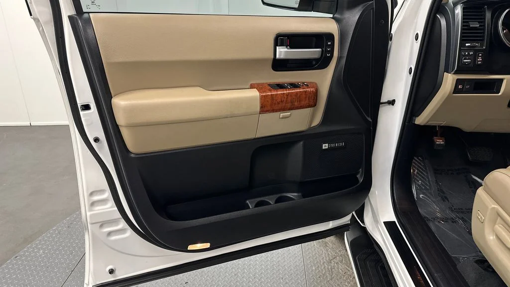 Used 2020 White Toyota Platinum image 19
