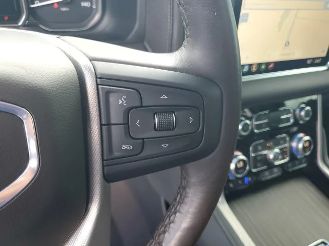 Used 2021 WHITE FROST TRICOAT GMC Denali image 19