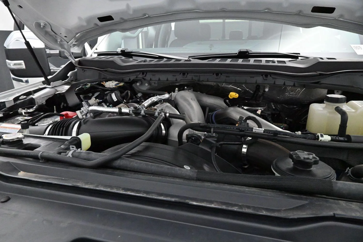 Used 2025 White Ford XL image 35