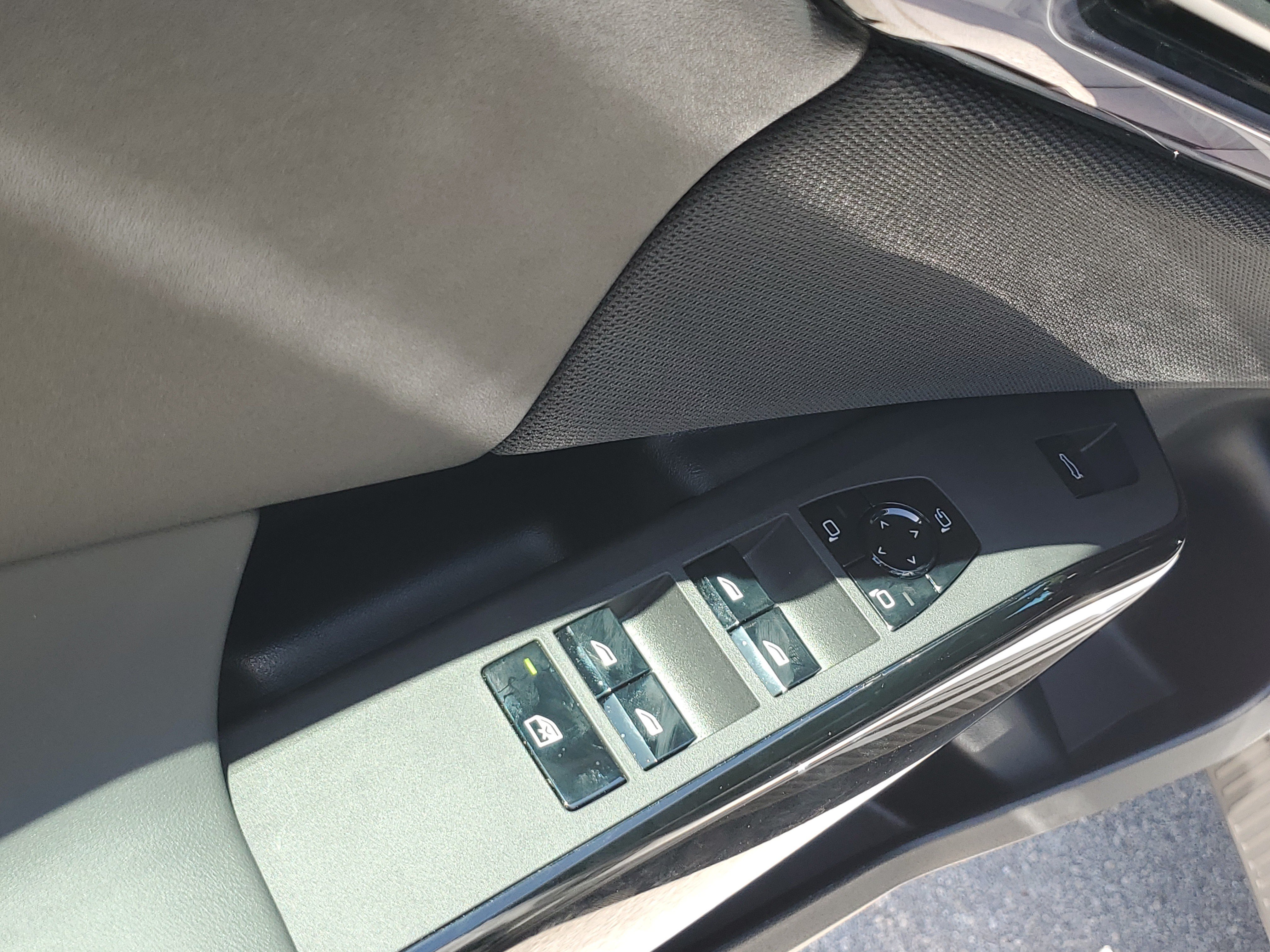 New 2026 Mineral White Metallic BMW 30 xDrive image 20