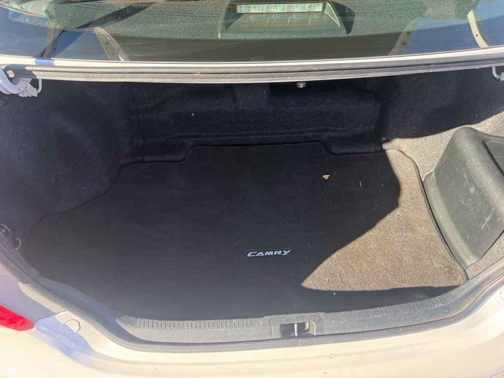 Used 2013 Super White Toyota XLE image 18