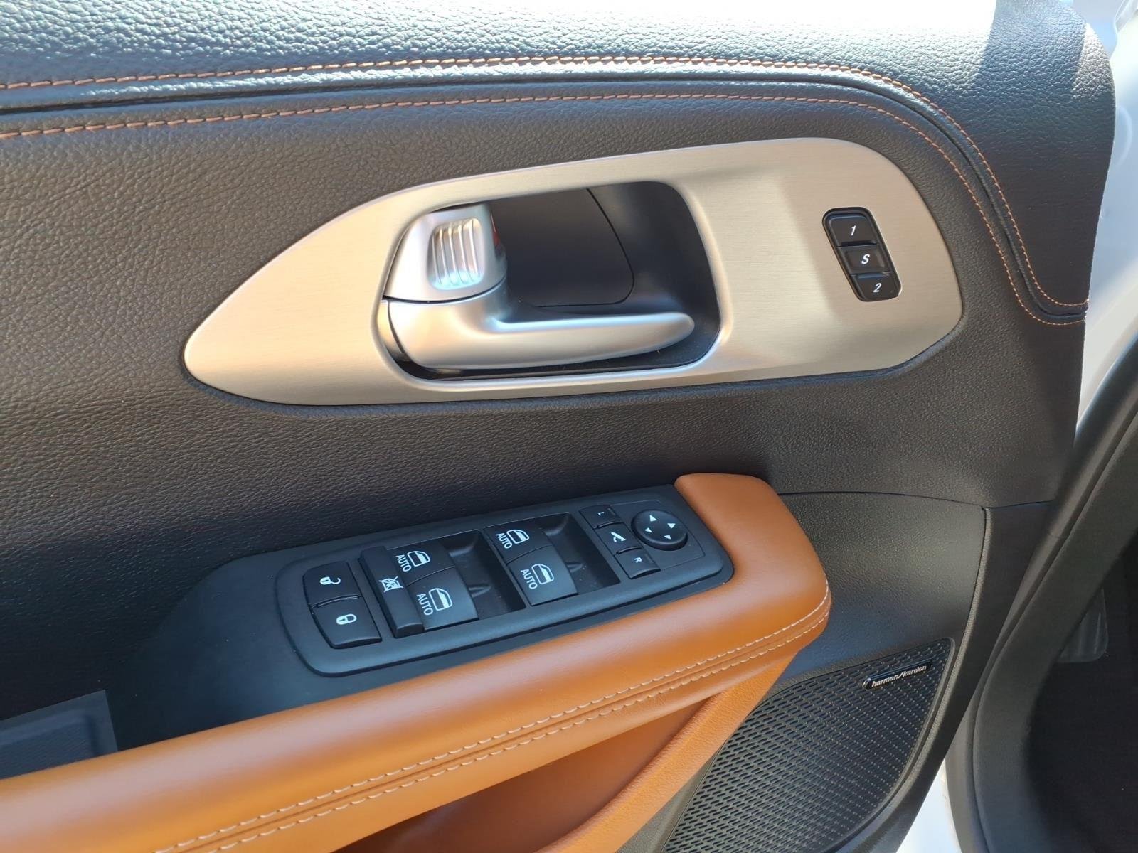 2024 Chrysler Pacifica Pinnacle - Photo 14