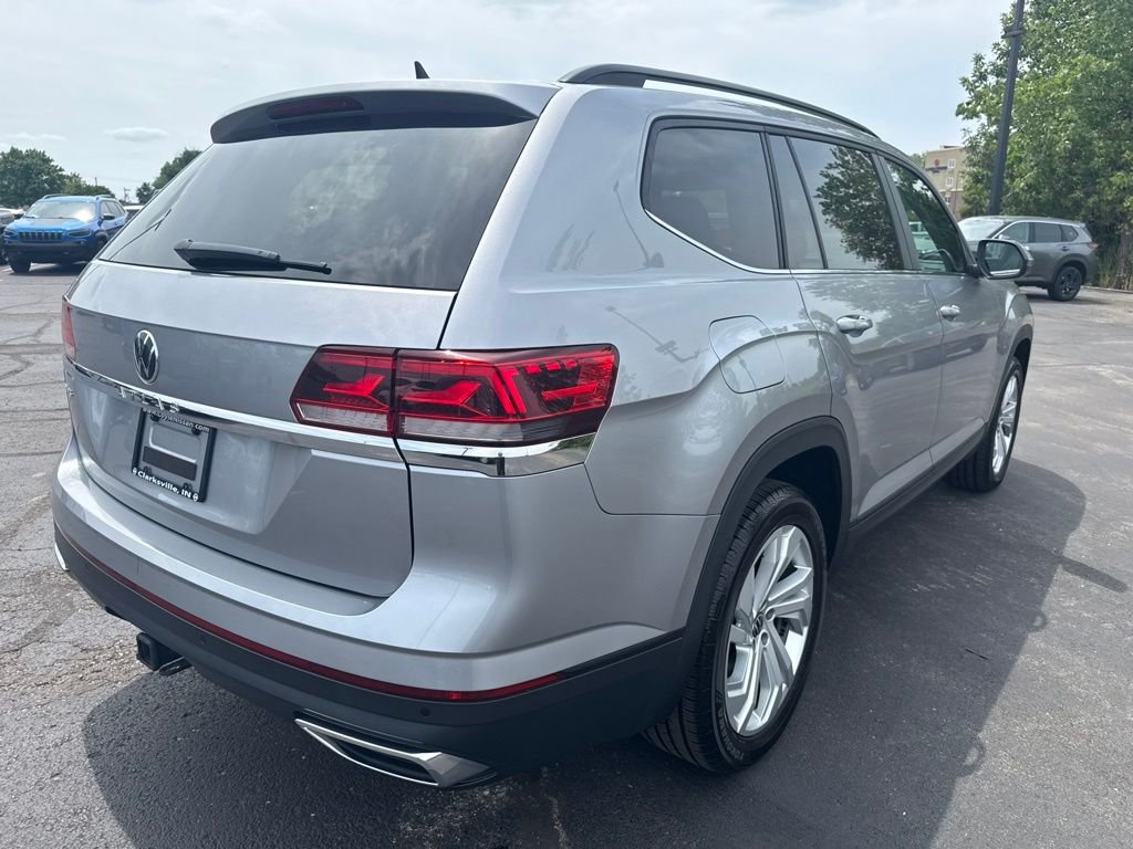 Used 2022 Silver Volkswagen 3.6L V6 SE w/Technology image 3