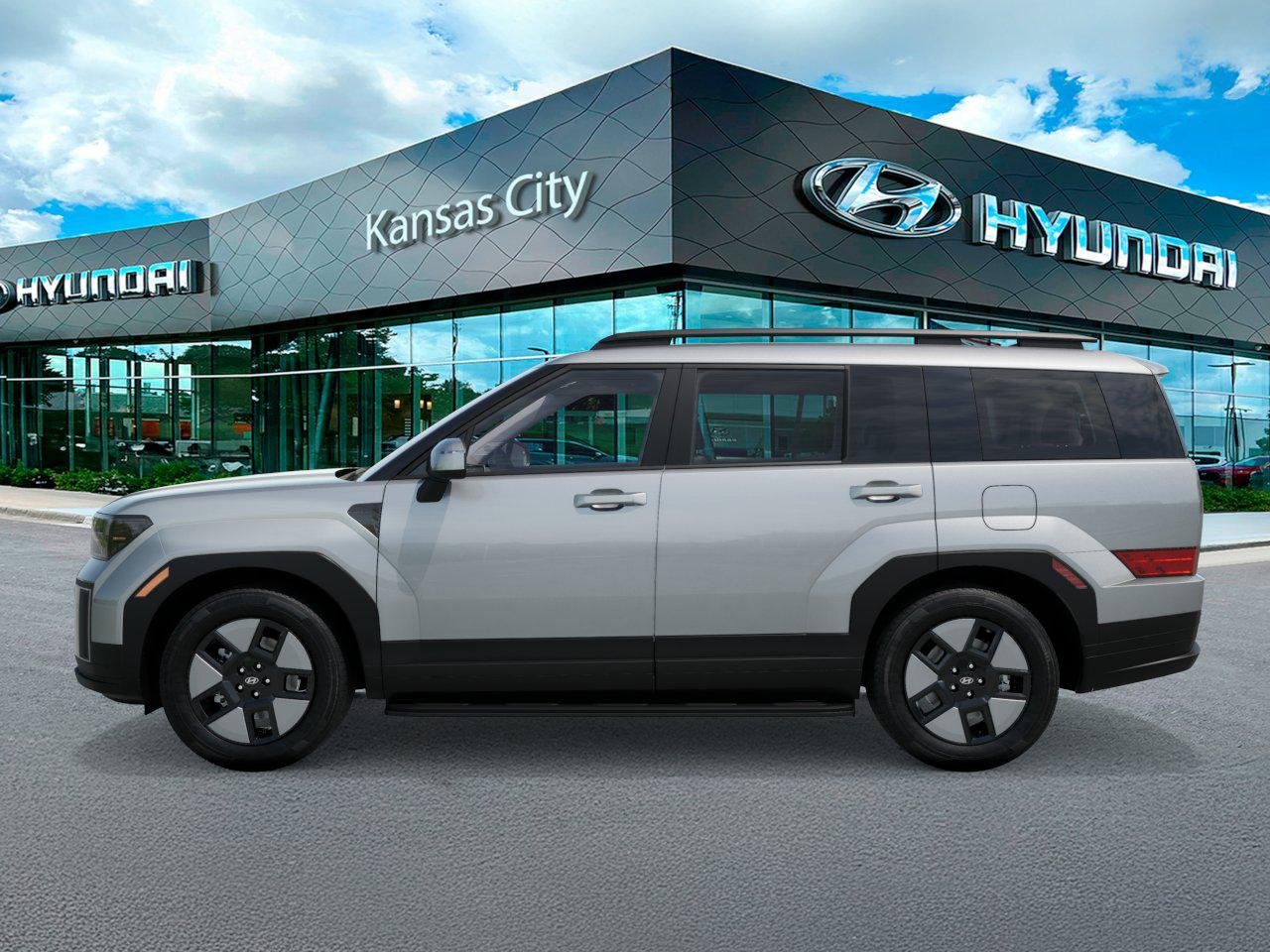 New 2026 Shimmering Silver Hyundai SEL image 3