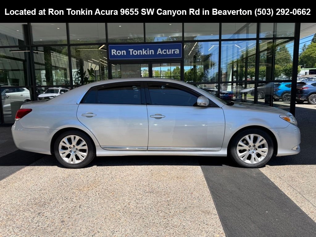 Used 2011 Classic Silver Metallic Toyota Base image 8