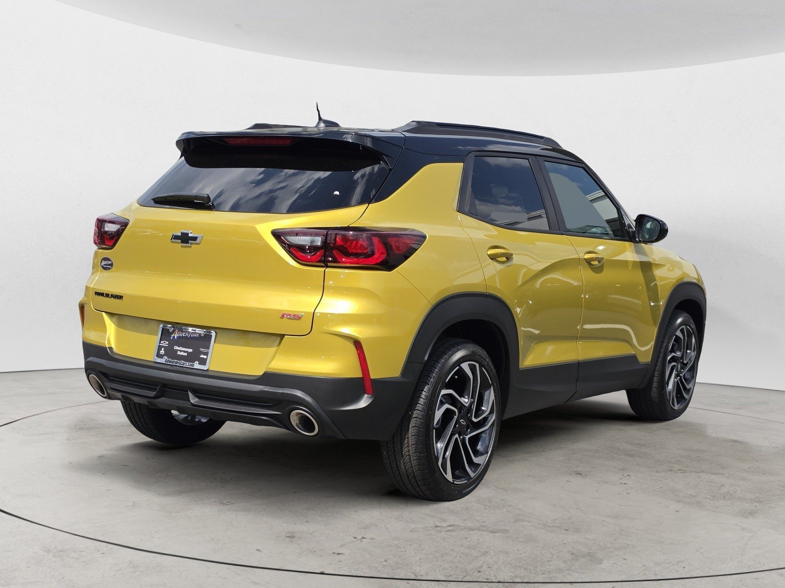 Used 2025 Nitro Yellow Metallic Chevrolet RS image 3