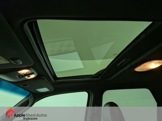 Used 2011 White Ford Limited image 26