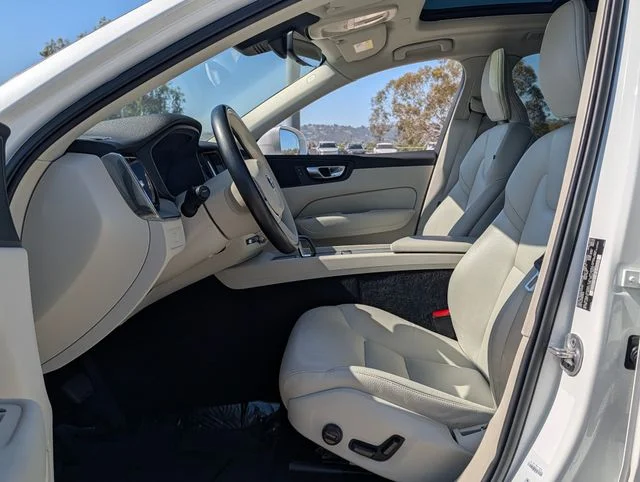 2023 Volvo XC60 Plus - Photo 12