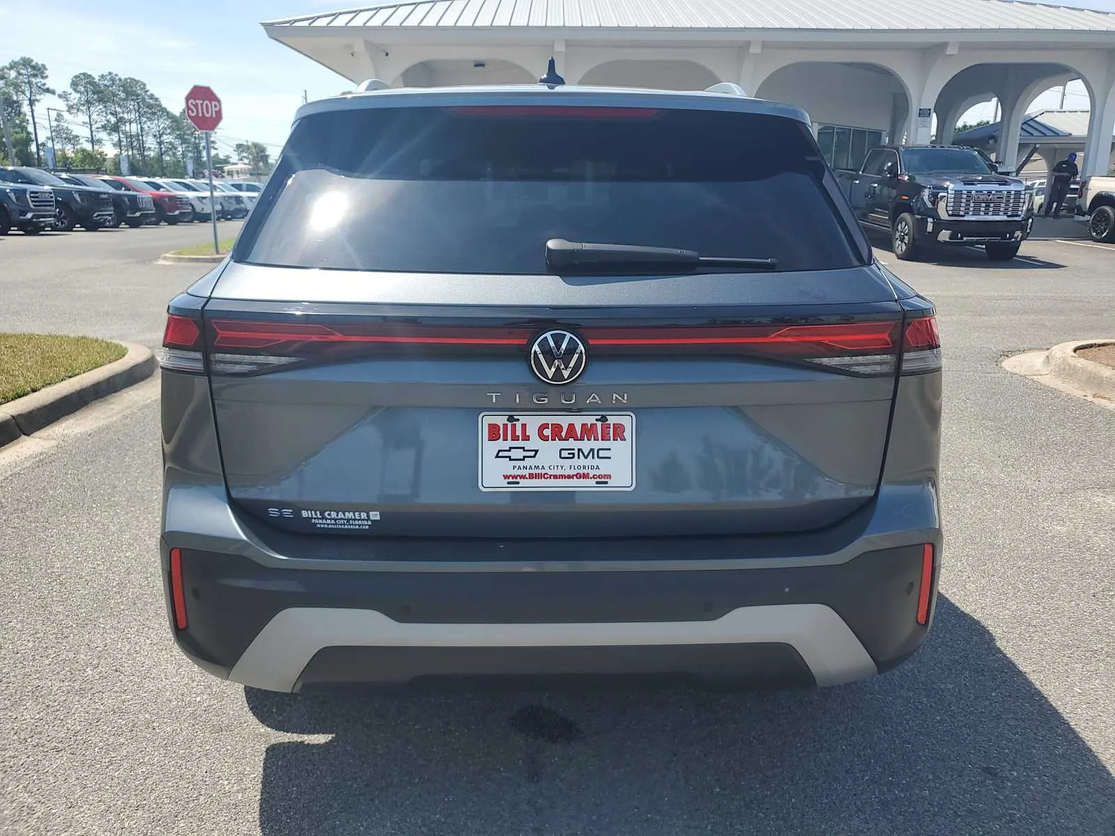 Used 2025 Gray Volkswagen SE image 4