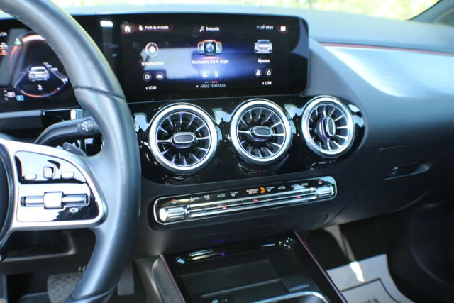 Used 2023 Polar White Mercedes-Benz GLA 250 image 10