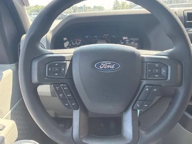 New 2027 Oxford White Ford E-350 SRW image 34
