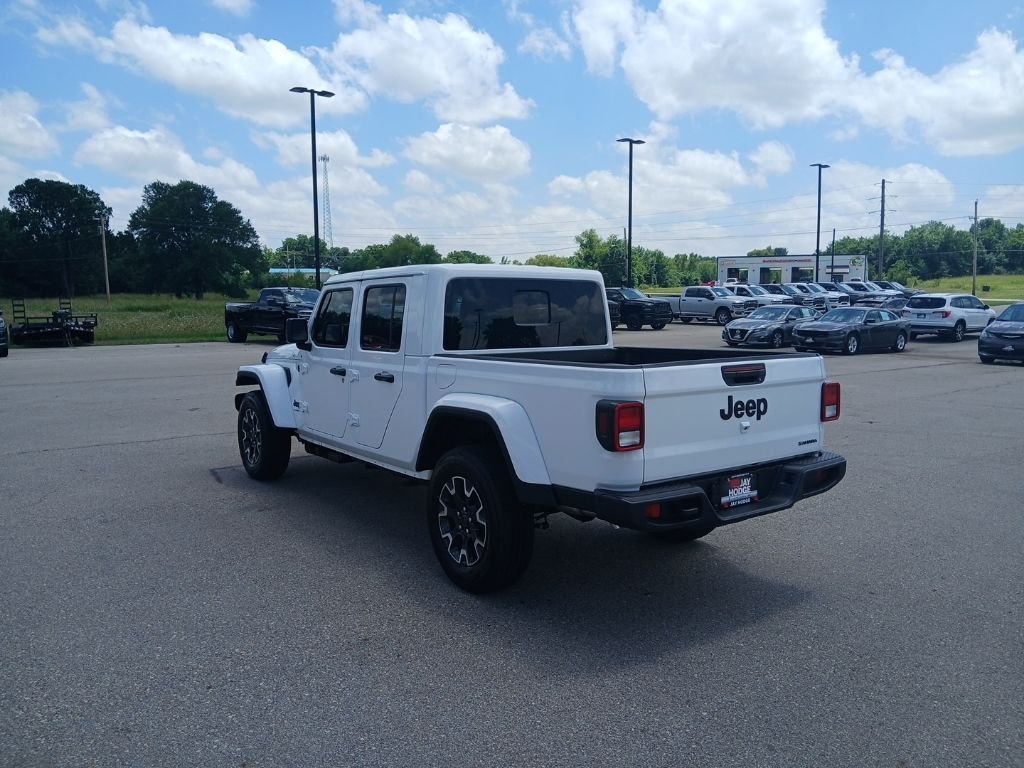 New 2026 Bright White Clear-Coat Exterior Paint Jeep Sahara image 6