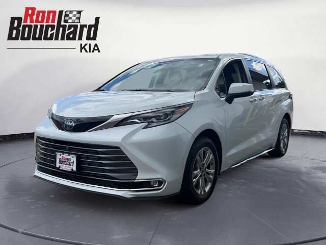 Used 2022 Beige Toyota Platinum image 5