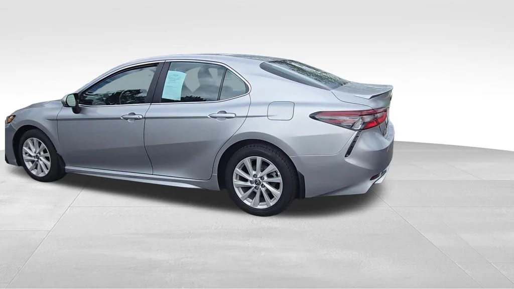 Used 2024  Toyota SE Nightshade image 5
