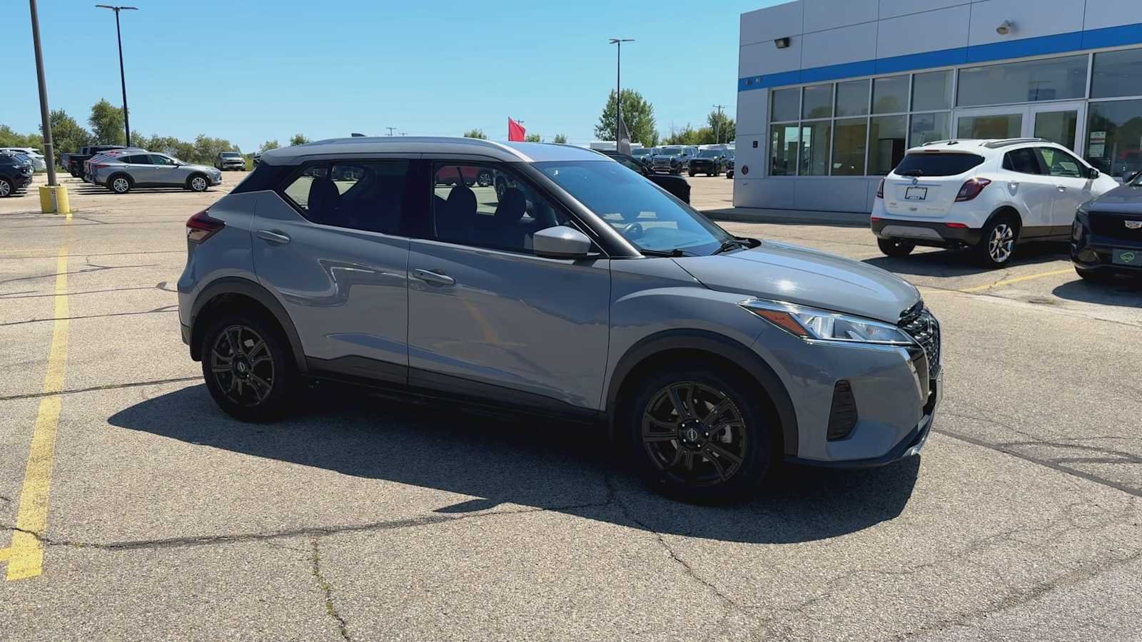 2023 Nissan Kicks SV - Photo 2