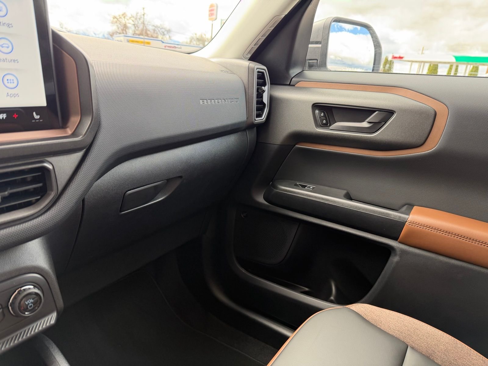 New 2026 Space White Metallic Ford Outer Banks® image 22
