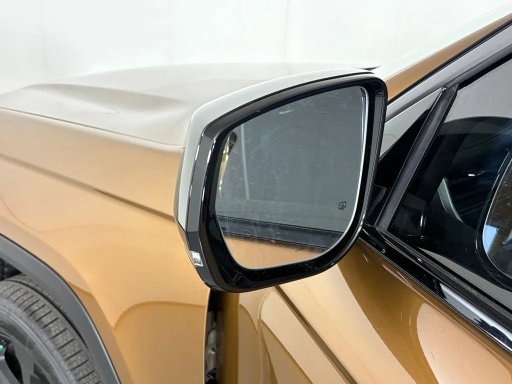 New 2027 Brown Jeep Limited image 13