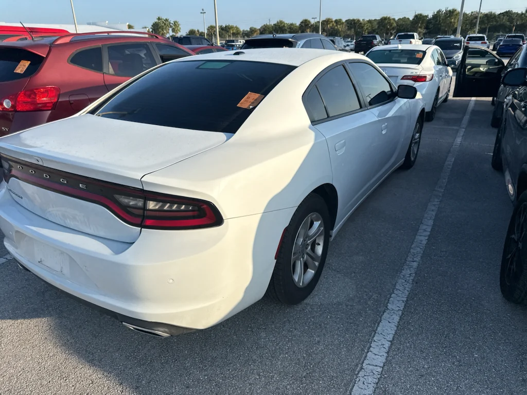 Used 2022 White Knuckle Clearcoat Dodge SXT image 2