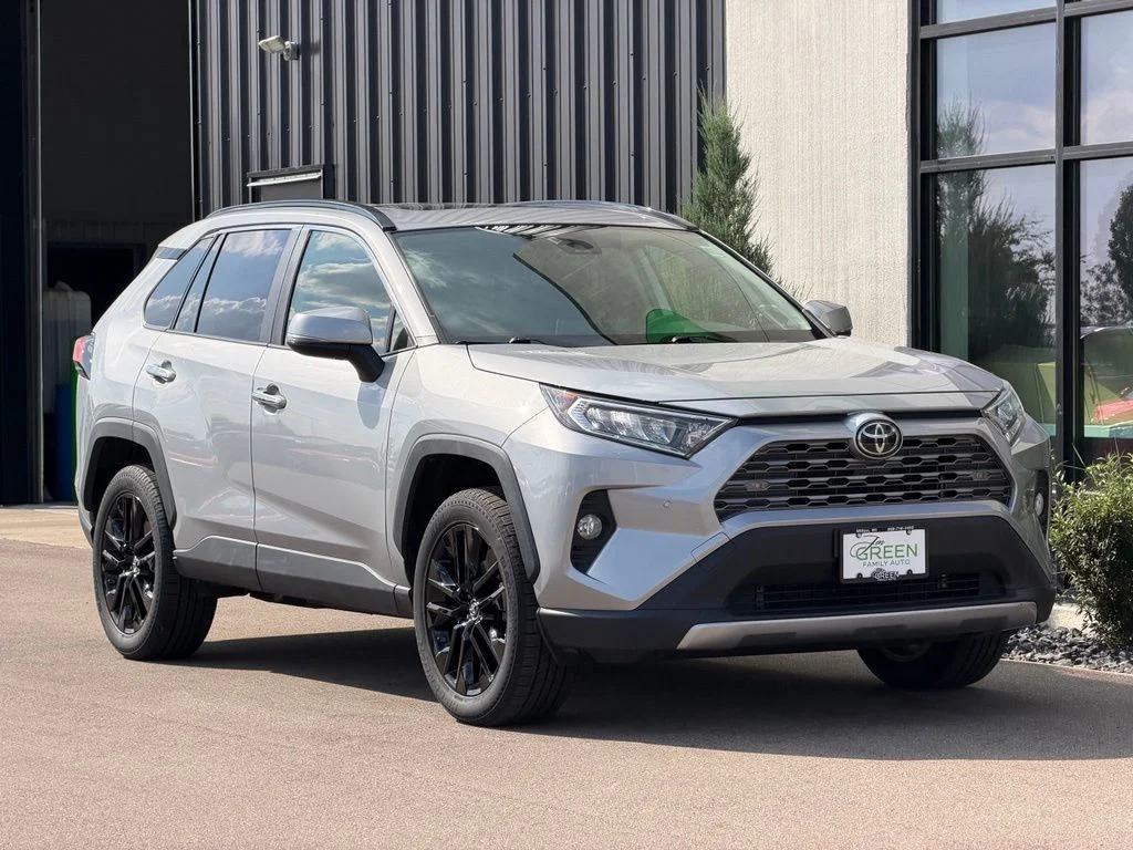 Used 2019 Silver Toyota Limited image 5