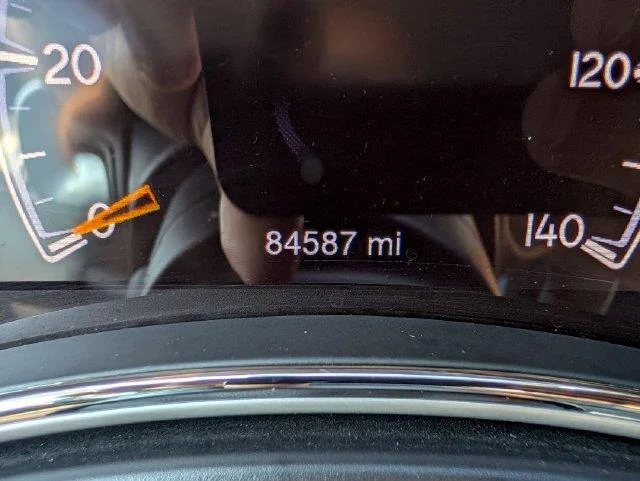 Used 2018  Jeep Summit image 16