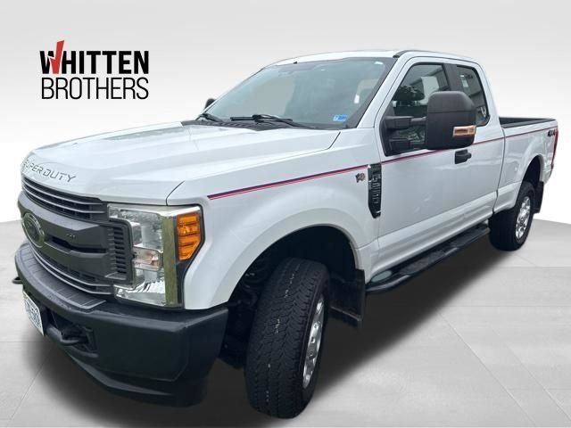 2017 Ford F-250 XL 4x4 SuperCab 8' Box's photo