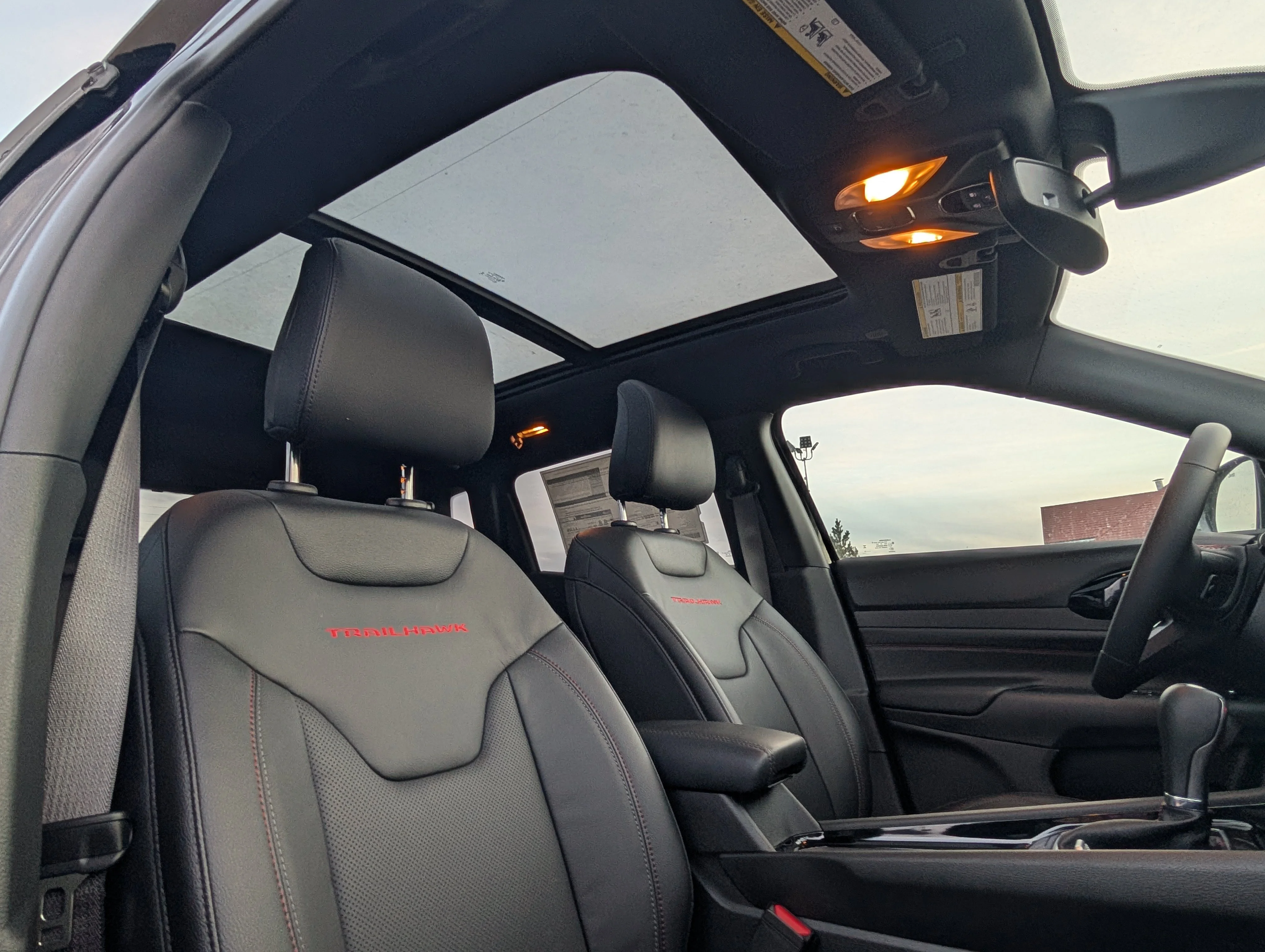 New 2025 Diamond Black Crystal Pearl Jeep Trailhawk Elite image 20