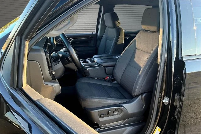 Used 2022 Black GMC Elevation image 21