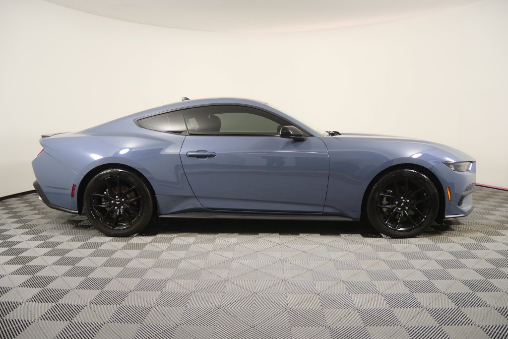 Used 2025 Vapor Blue Ford EcoBoost image 4