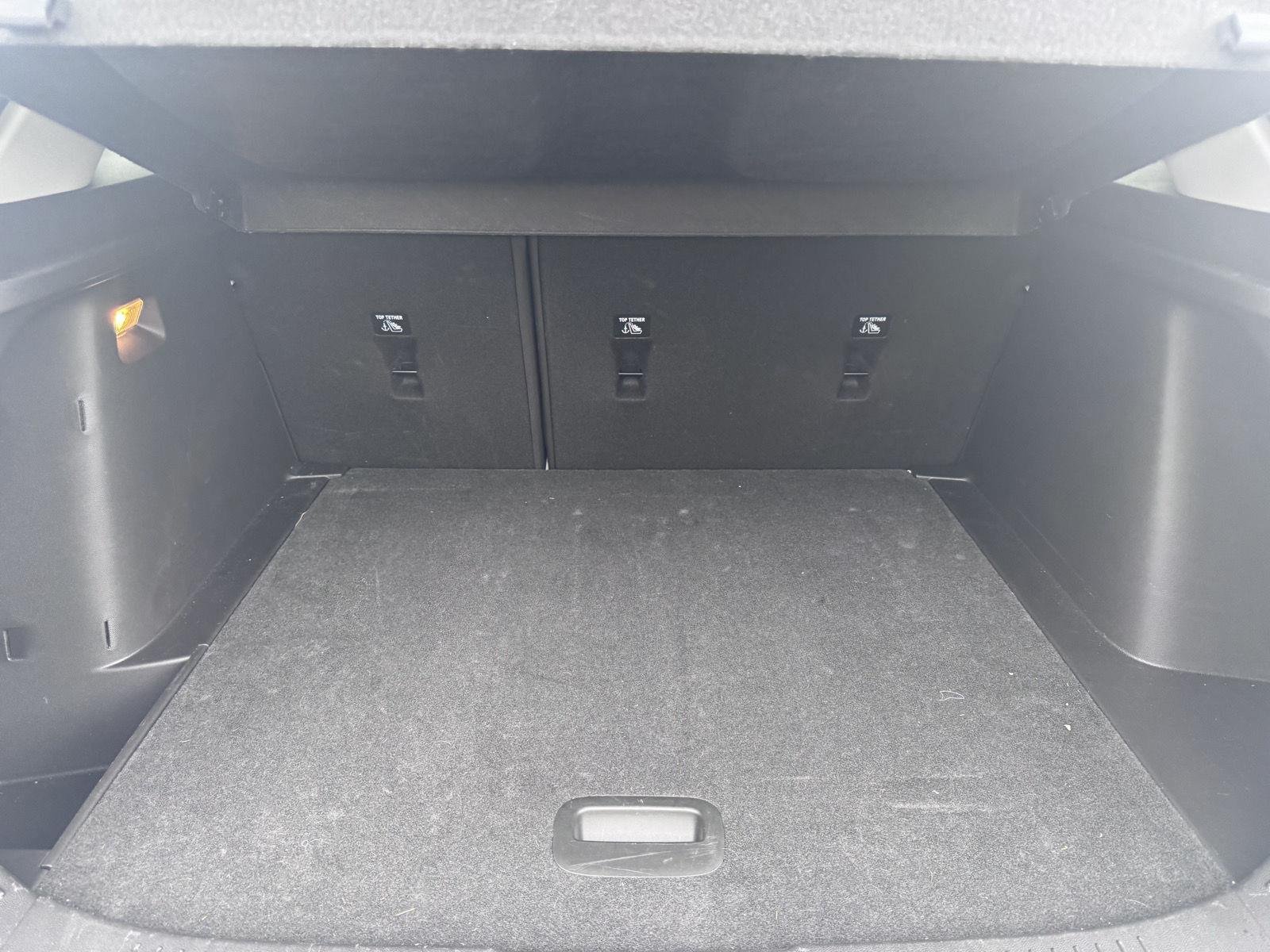 Used 2025 Summit White Chevrolet LT image 7