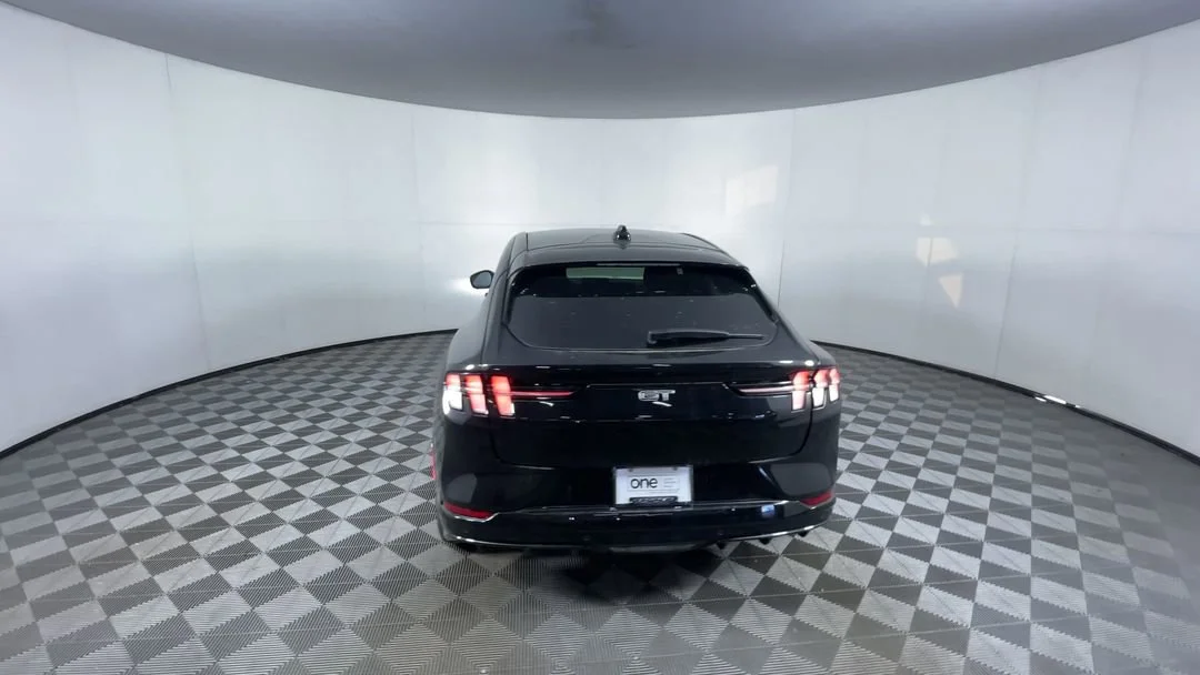 2025 Ford Mustang Mach-E GT - Photo 7