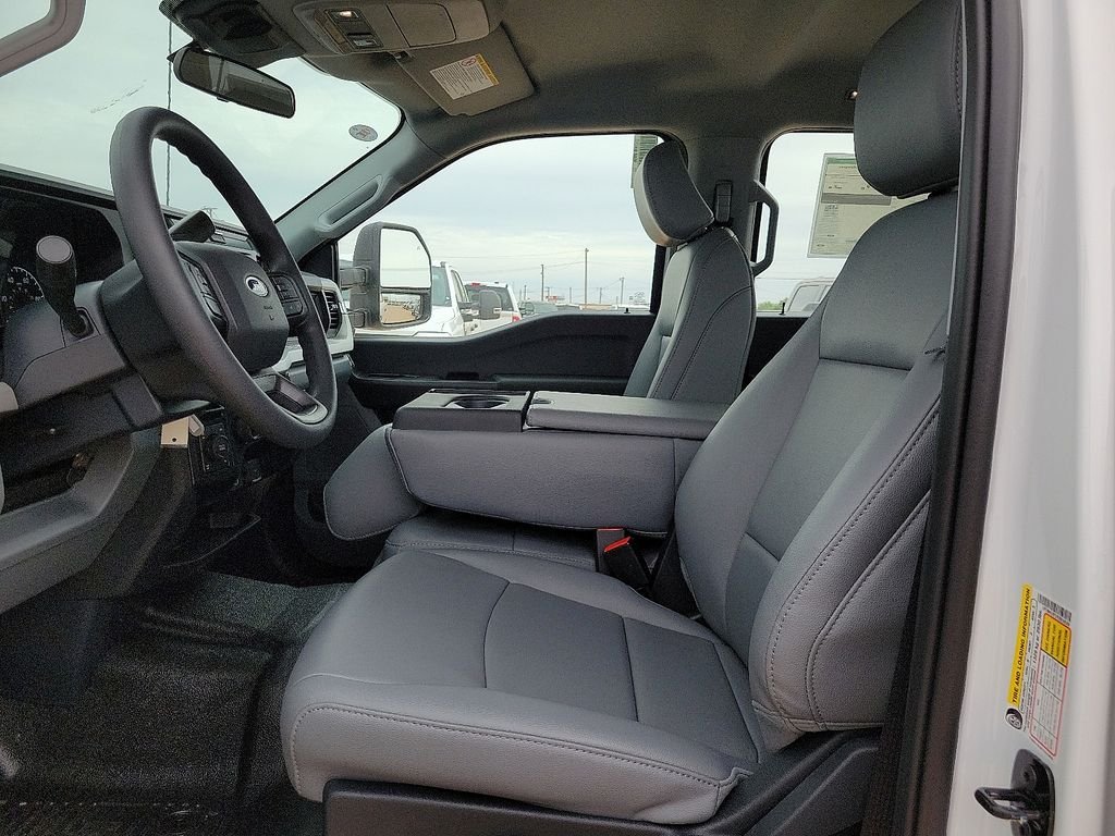 New 2026 Oxford White Ford F-250® XL image 19