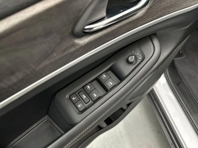 New 2027 Bright White Clearcoat Jeep Altitude image 17