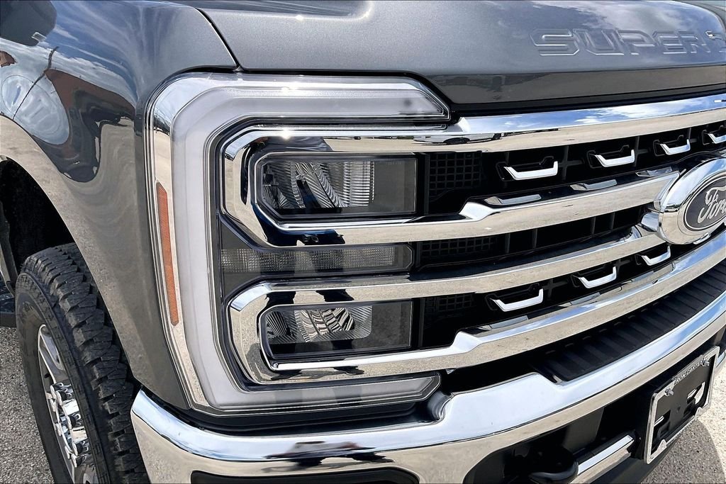 New 2026 Ford Super Duty F-250 Lariat 4D Crew Cab