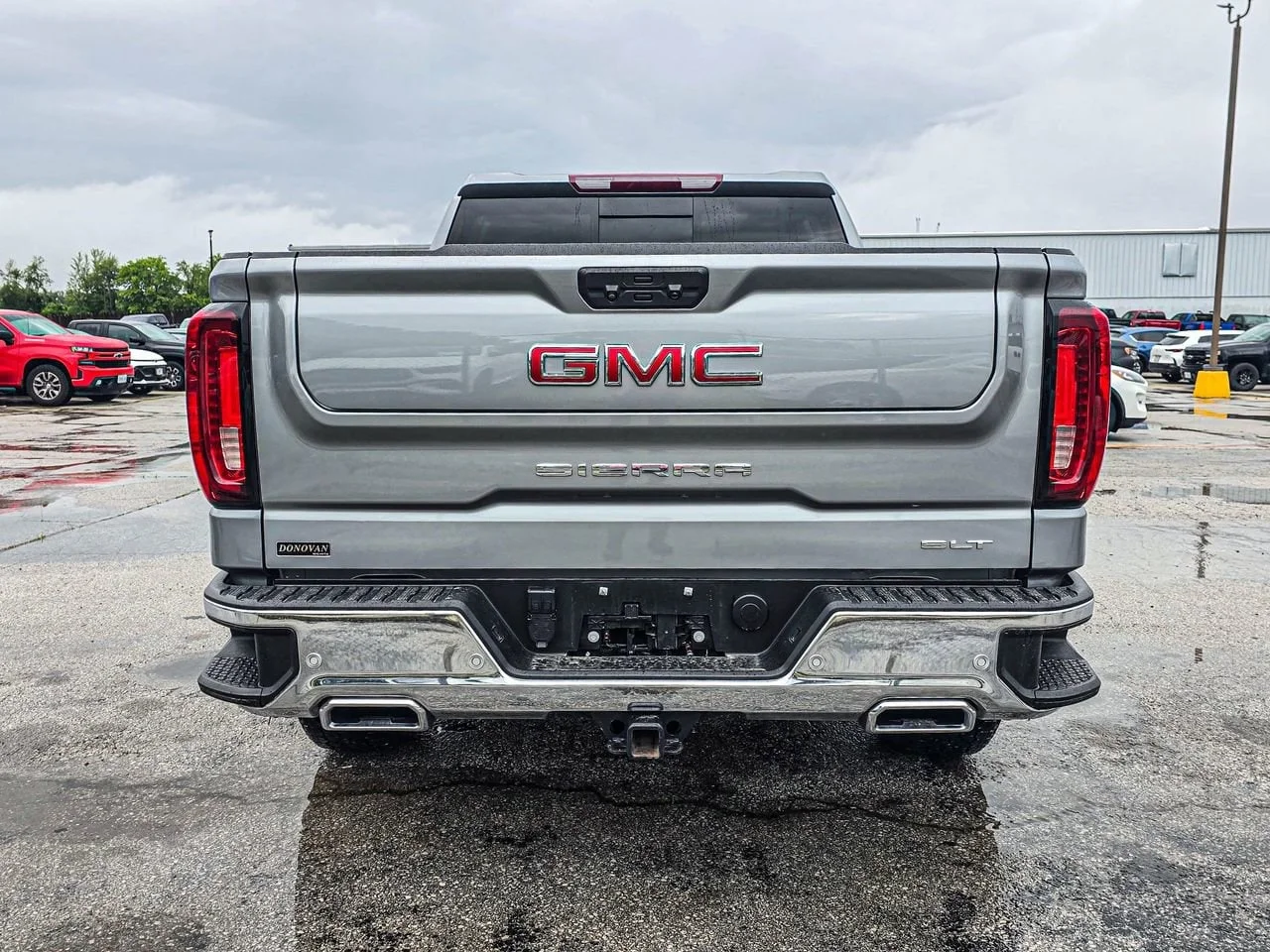 Used 2023 Sterling Metallic GMC SLT image 4