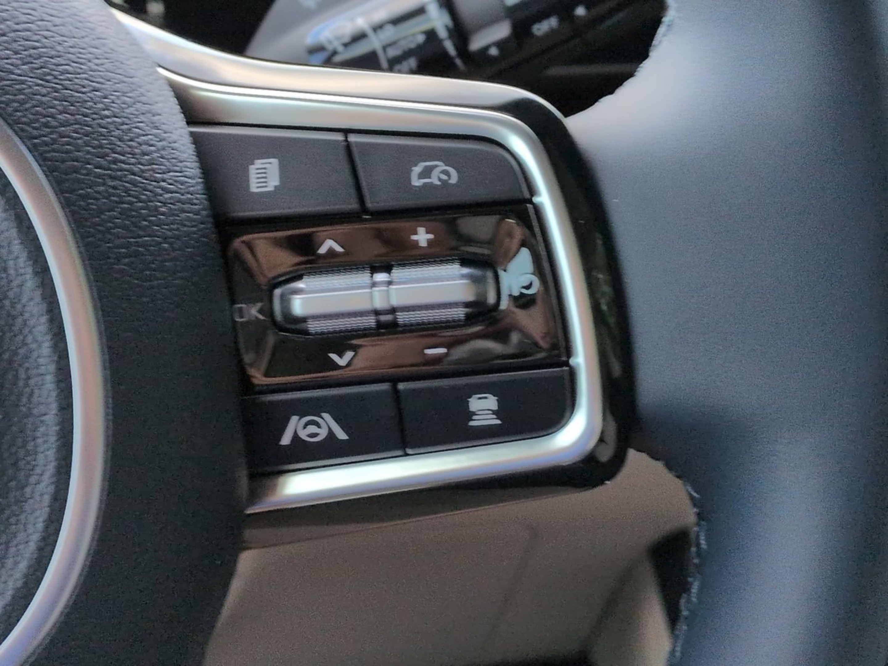 New 2026 Ivory Silver Kia SX Prestige image 33