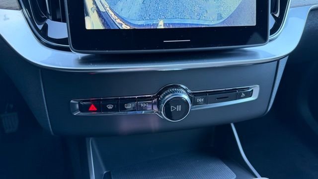 2026 Volvo XC90 Plus - Photo 16