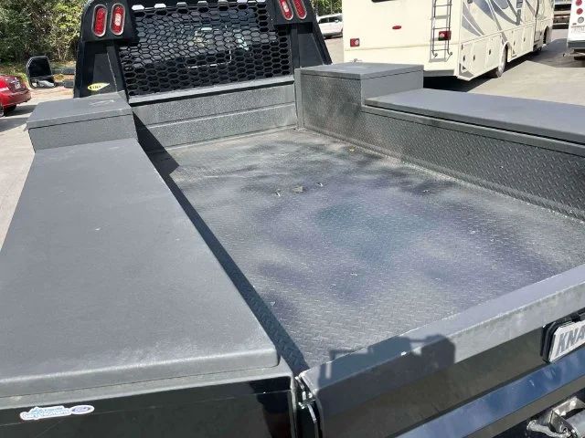 Used 2023 Gray Metallic Ford Lariat image 11