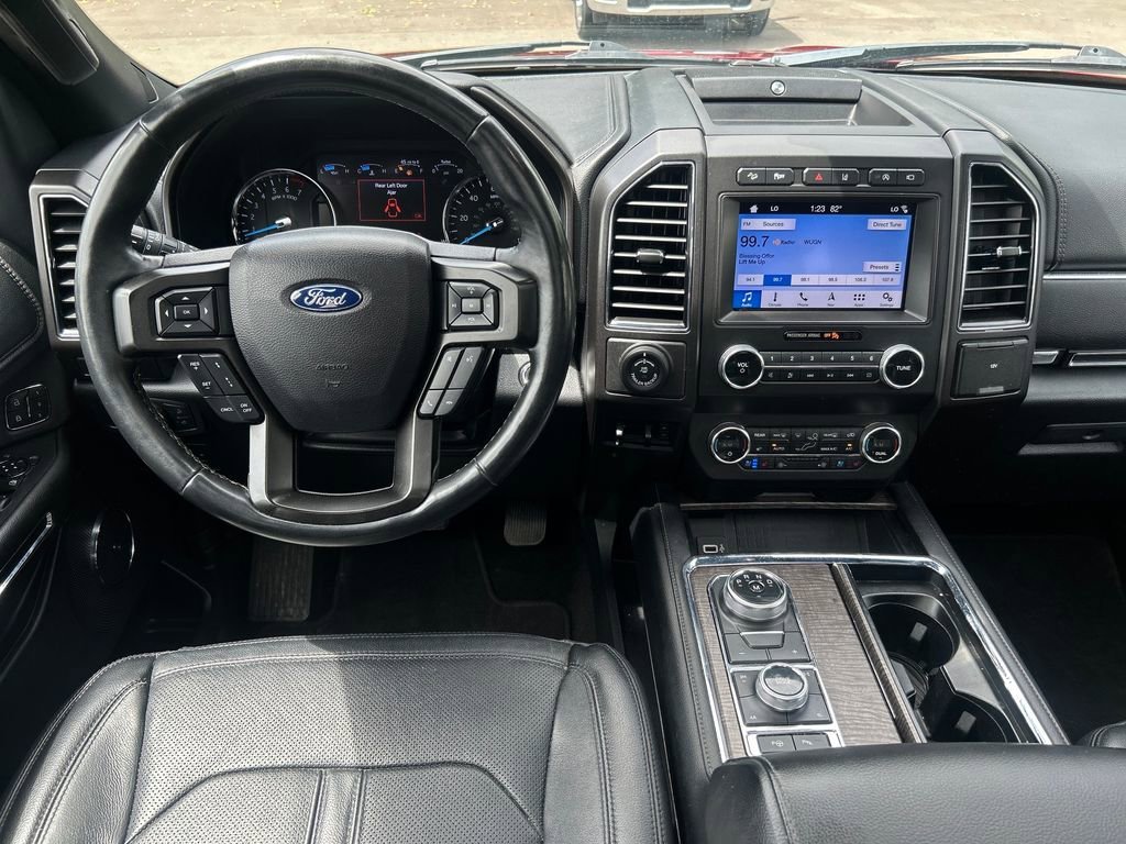 Used 2019  Ford Limited image 19