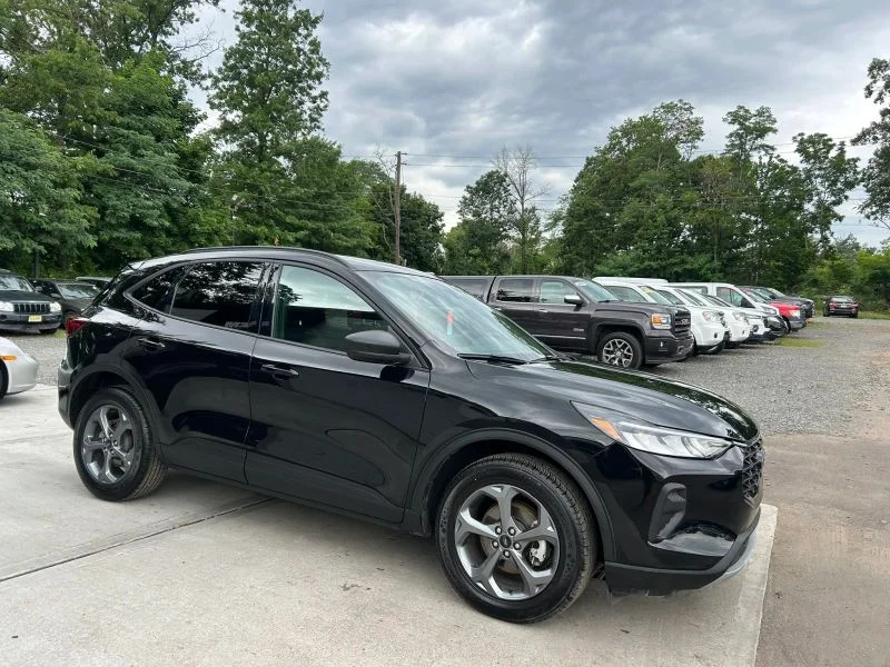 Used 2025 Black Ford ST-Line Sport Utility 4D image 15