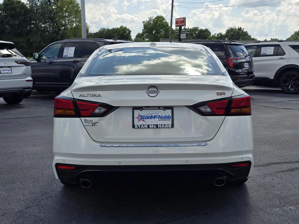 Used 2023 Pearl White Tricoat Nissan 2.5 SR image 6
