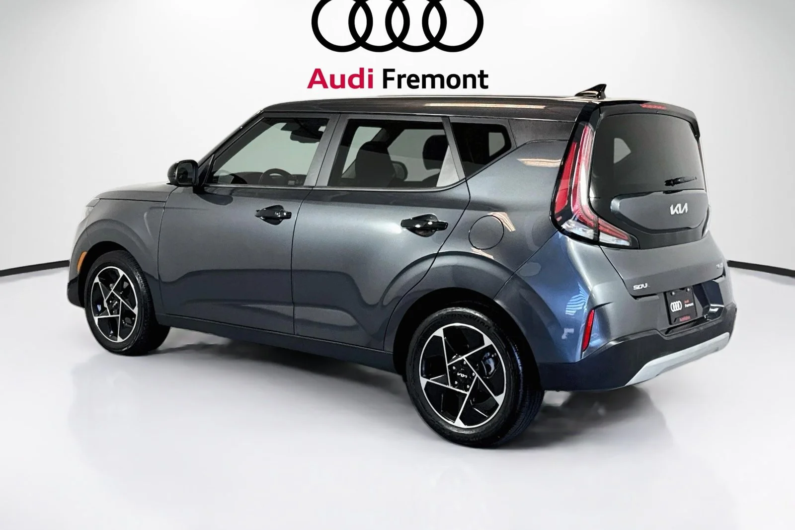 Used 2023 Gravity Gray Kia EX image 8