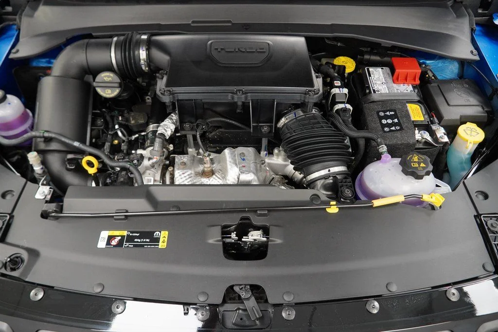 New 2026 Hydro Blue Pearlcoat Jeep Latitude image 39